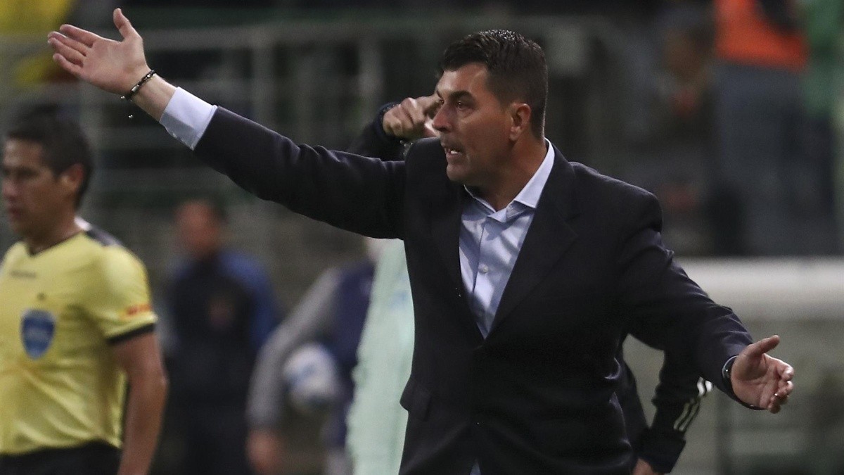 José Pileggi, nuevo presidente de Emelec, negocia la salida de Rescalvo