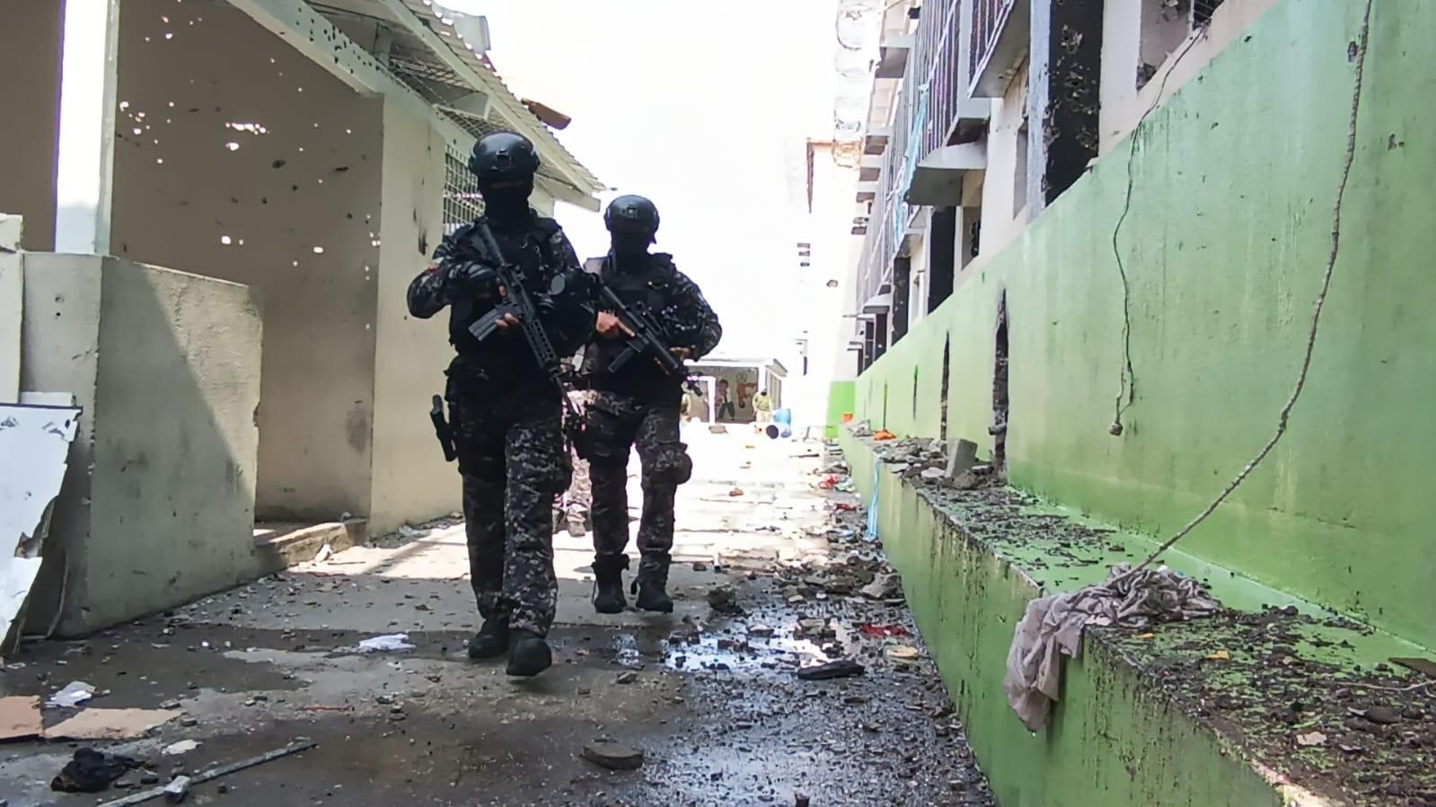 Imagen de este jueves 3 de noviembre. Policías y militares ingresaron a los pabellones de la cárcel más grande del país. (SNAI)