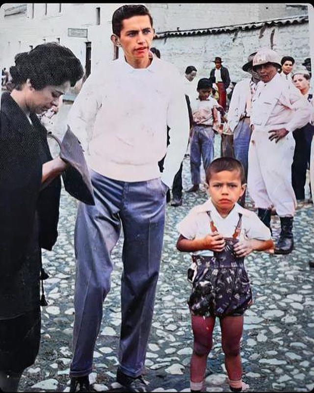 @alfonsoespinosadelosmonteros (INSTAGRAM )