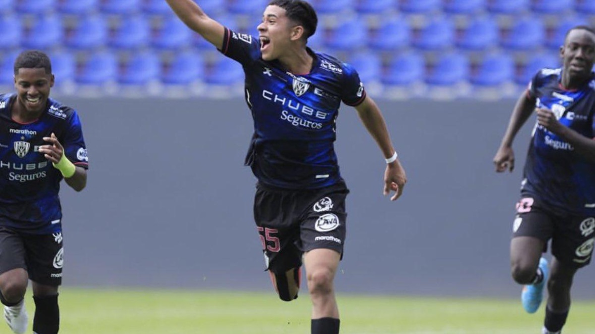 Independiente del Valle confirmó la transferencia de Kendry Páez al Chelsea de Inglaterra. El ecuatoriano llegará a los blues cuando cumpla 18 años.