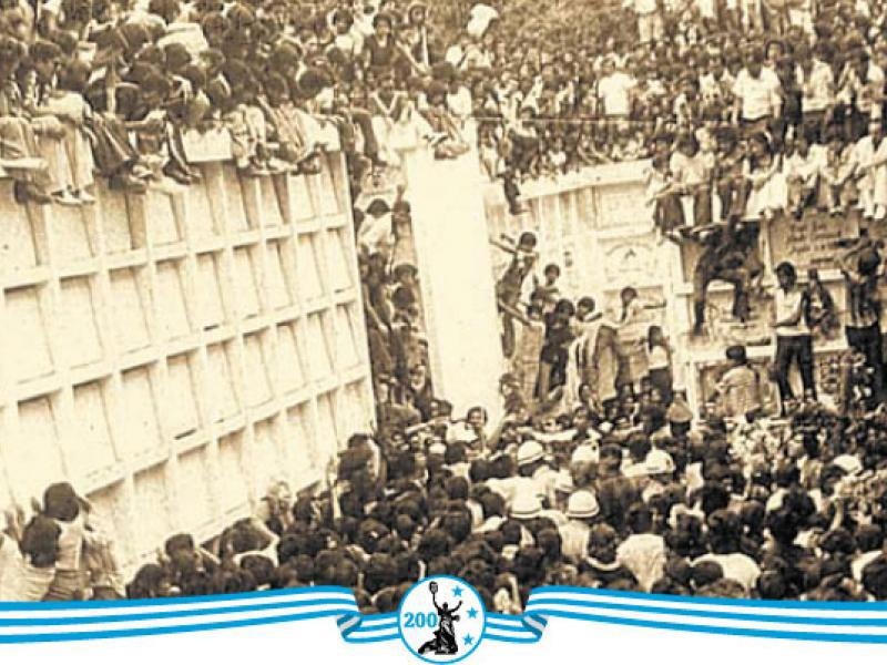 Imágenes del último adiós de Julio Jaramillo. (REDES SOCIALES)