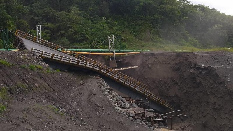Imagen del puente sobre el río Marker en la provincia del Napo en la Amazonía.