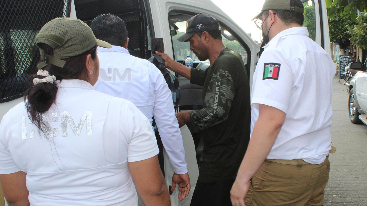 La región vive un flujo migratorio récord, con 2,76 millones de personas indocumentadas detenidas. (EFE)