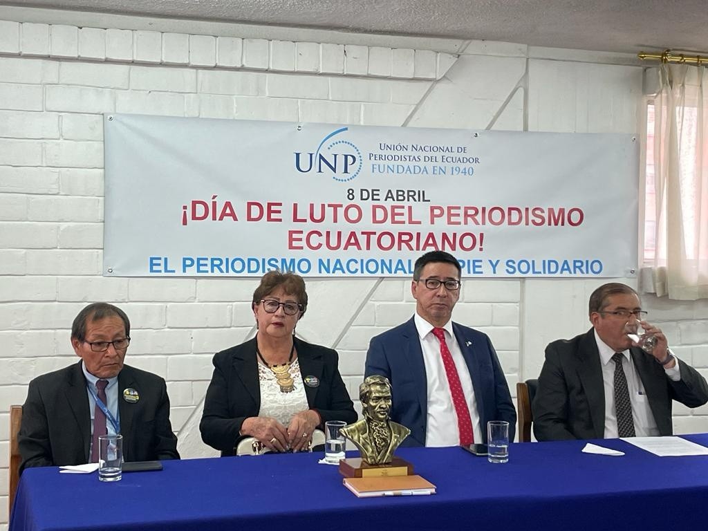 Galo Ortega, Guadalupe Bravo, Ricardo Rivas durante la rueda de prensa de esta mañana. (Diego Bravo C. / Ecuavisa)
