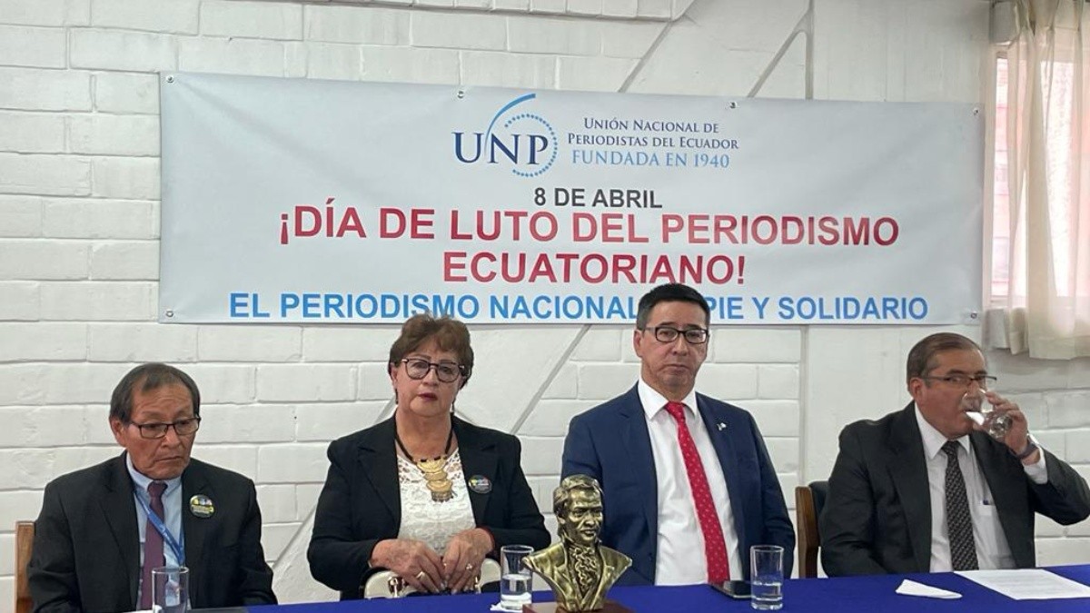 Galo Ortega, Guadalupe Bravo, Ricardo Rivas durante la rueda de prensa de esta mañana. (Diego Bravo C. / Ecuavisa)