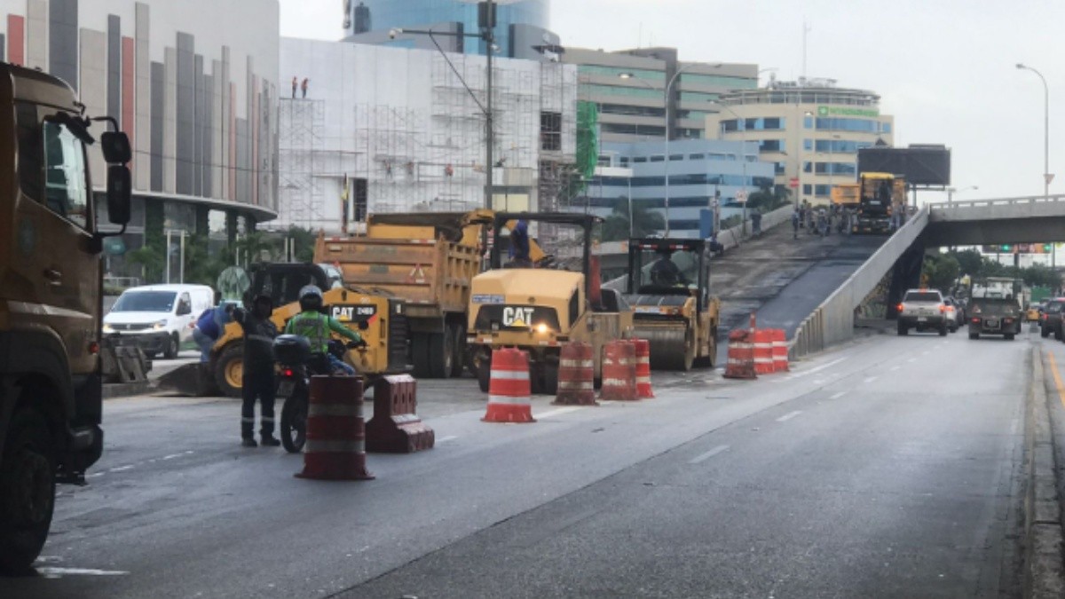 Paso a desnivel cerrado frente al Mall del Sol, por trabajaos de reparación (Foto: ATM)