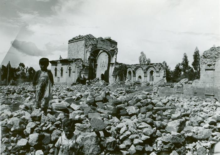 Ruinas de la Iglesia de Santa Rosa, provincia de Tungurahua.  (Instituto Geofísico)