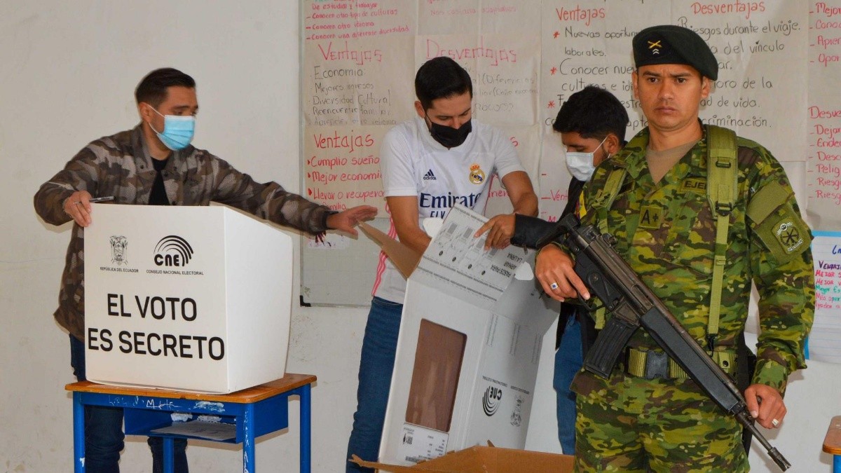 Cuenca. Imagen de archivo de un simulacro de las elecciones del 5 de febrero de 2023. (API)