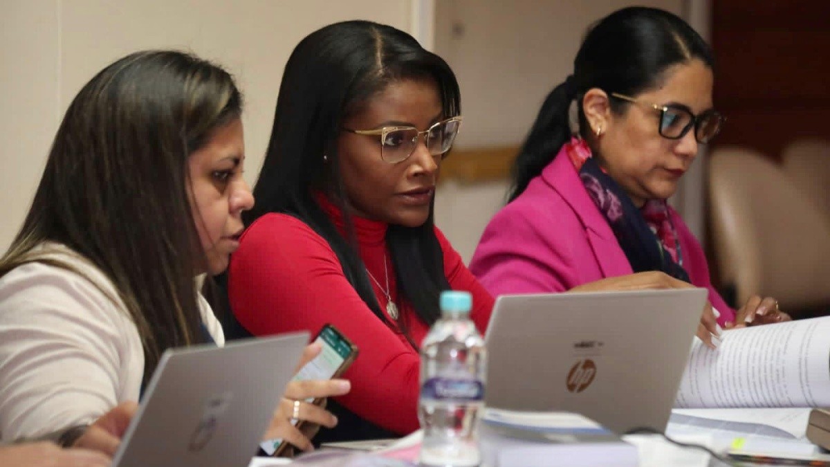 En la diligencia participó la fiscal Diana Salazar Méndez. (Cortesía de la Fiscalía General)