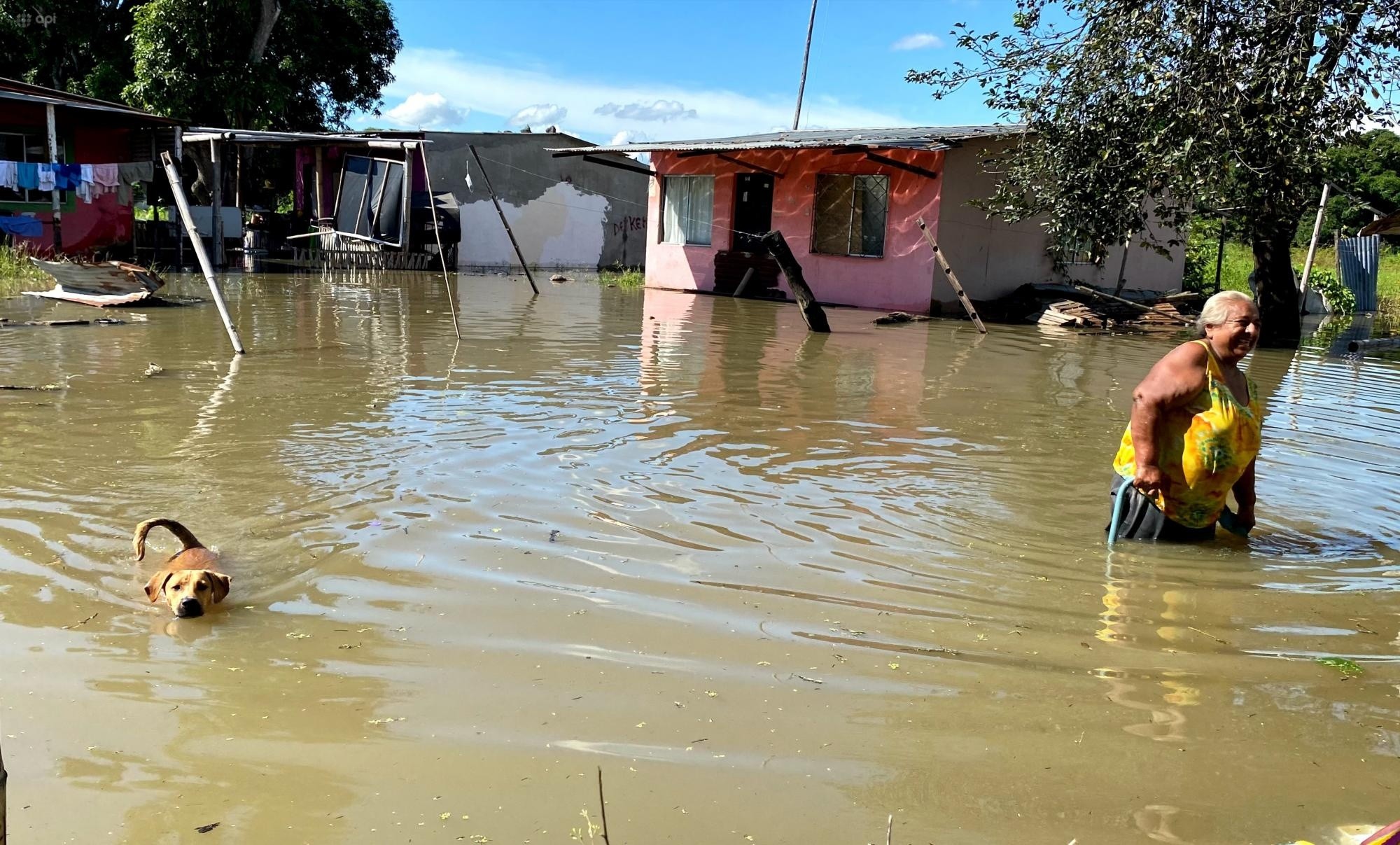 Parroquias de varios cantones del Guayas sufren los estragos del invierno. (API)