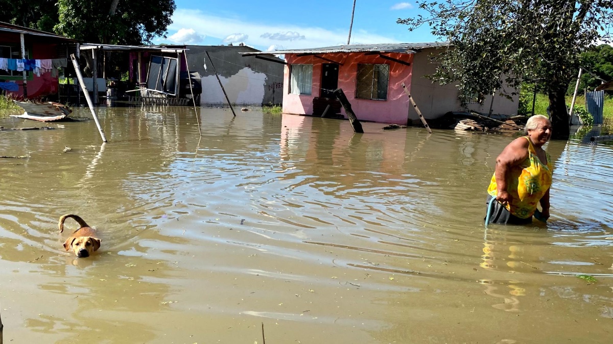 Parroquias de varios cantones del Guayas sufren los estragos del invierno. (API)