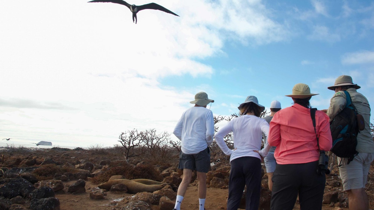 Las maravillosas Islas Galápagos se convierten en foco de interés por los hechos ocurridos en lo que va de 2023, pero eso no apaga la alertas de lo que ocurre con el masivo turismo que llega al archipiélago. (Foto: Douglas Armijos)