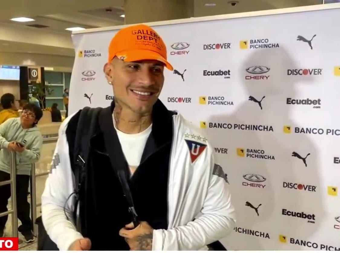 Paolo Guerrero, nuevo refuerzo de Liga de Quito, arribó a la capital ecuatoriana. (LigaTV)