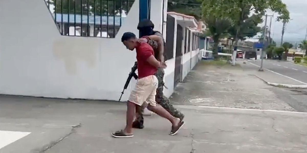 Uno de los detenidos por la Policía. (Captura de pantalla)