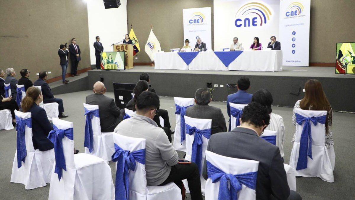 La rueda de prensa en la que se informó sobre los ejes temáticos del debate presidencial. (Cortesía del CNE)