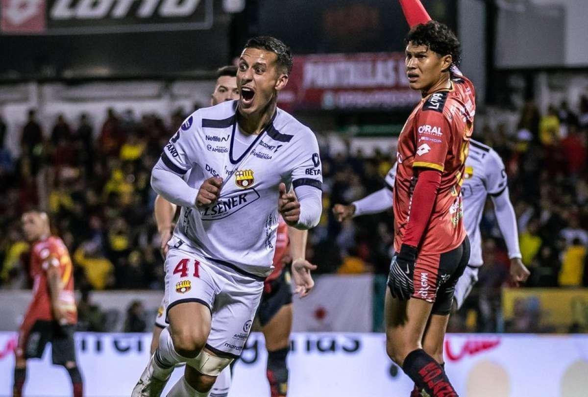 Jesús Trindade celebrando su agónico gol. (Barcelona SC)