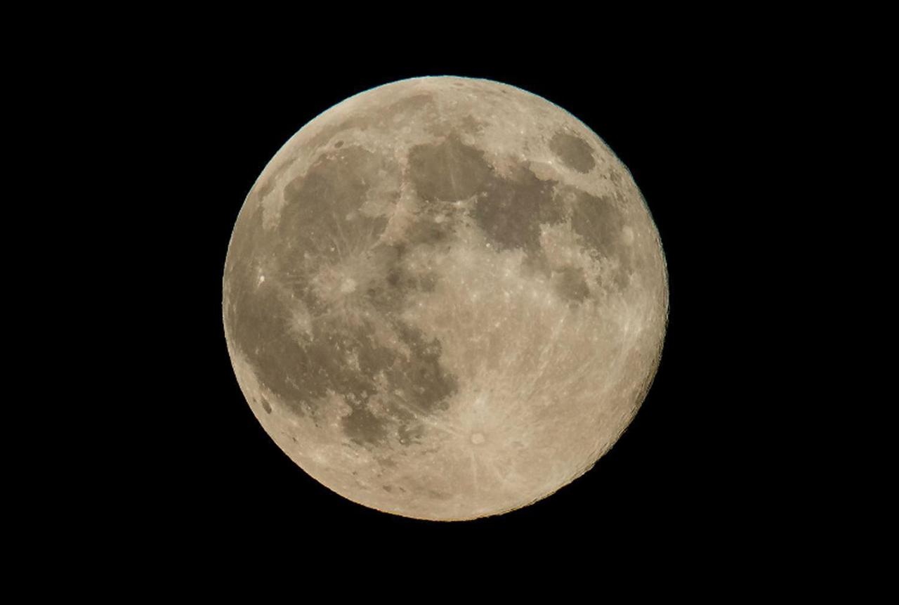 Imagen de una Superluna azul. (NASA)