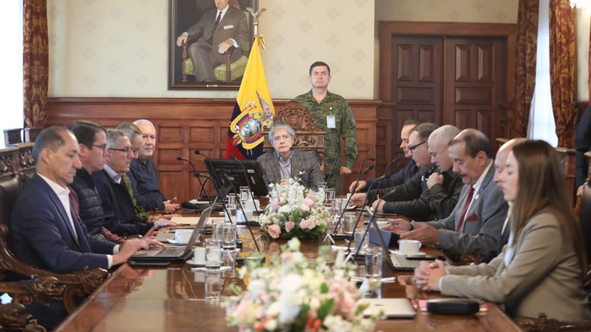 Guillermo Lasso en reunión con el Comité de seguridad. (Secretaría de Comunicación)