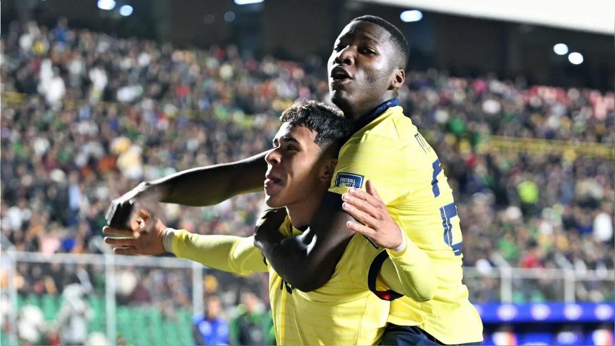 Kendry Páez y Moisés Caicedo celebrando el 1-0. (FEF)