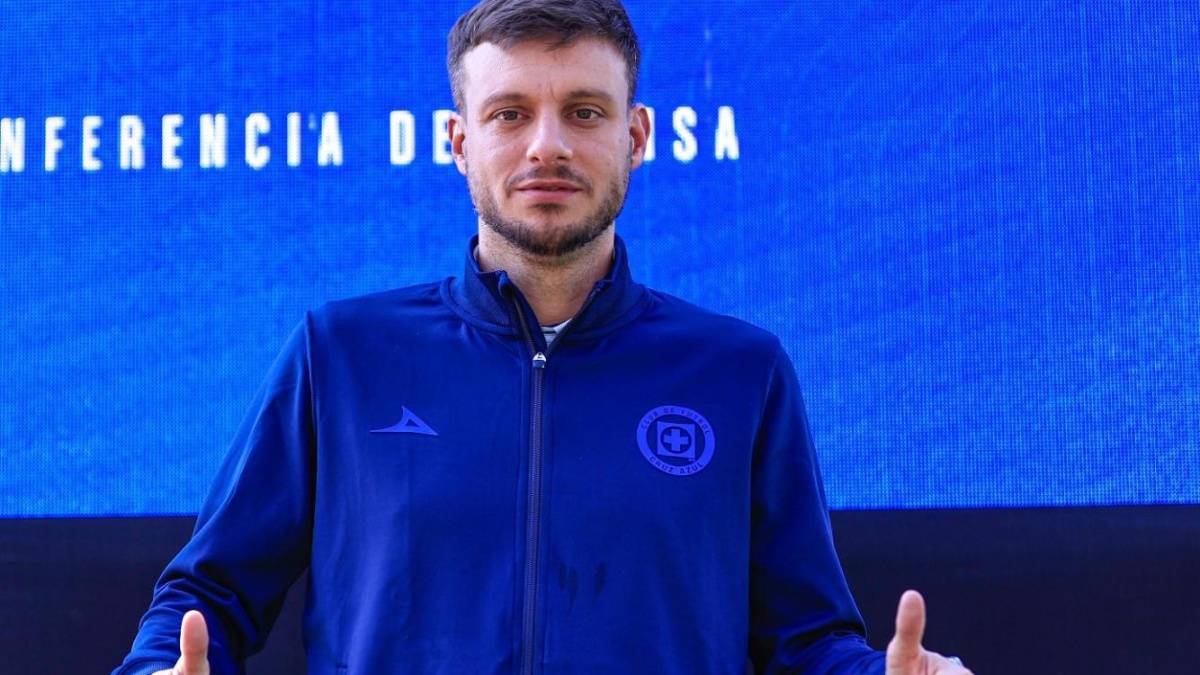 El entrenador de Cruz Azul, Martín Anselmi, en su presentación (Foto: Internet)