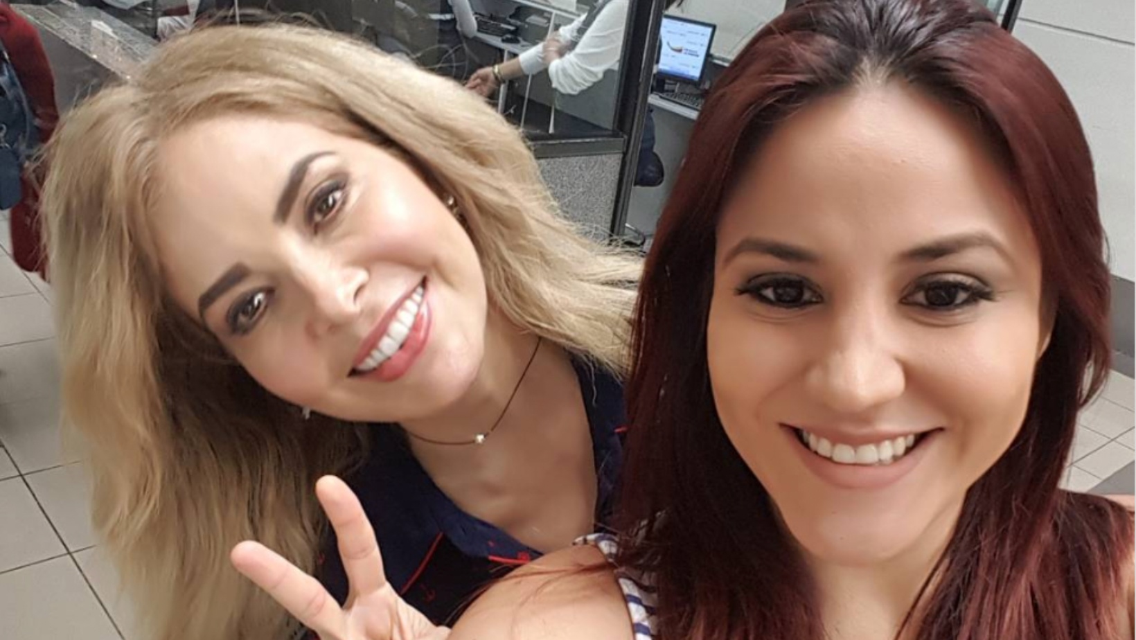 Gloria Trevi junto a Mayra Salazar, procesada en el Caso Metástasis. (Nelson Dávalos)