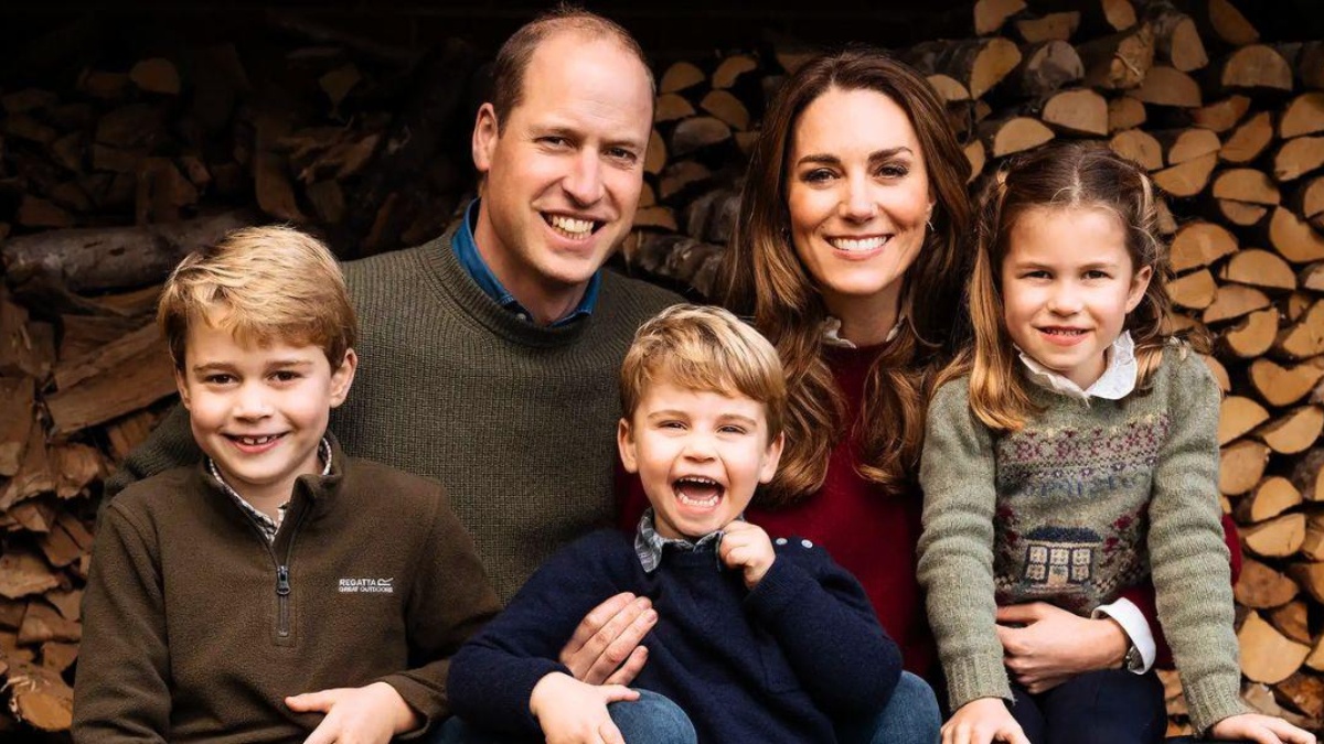 Imagen de archivo. George, Charlotte y Louis junto a sus padres, la princesa Kate Middleton y el príncipe William. (RRSS)