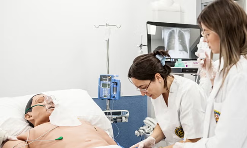 Imagen referencial. Estudiantes de la carrera de enfermería. (RRSS)