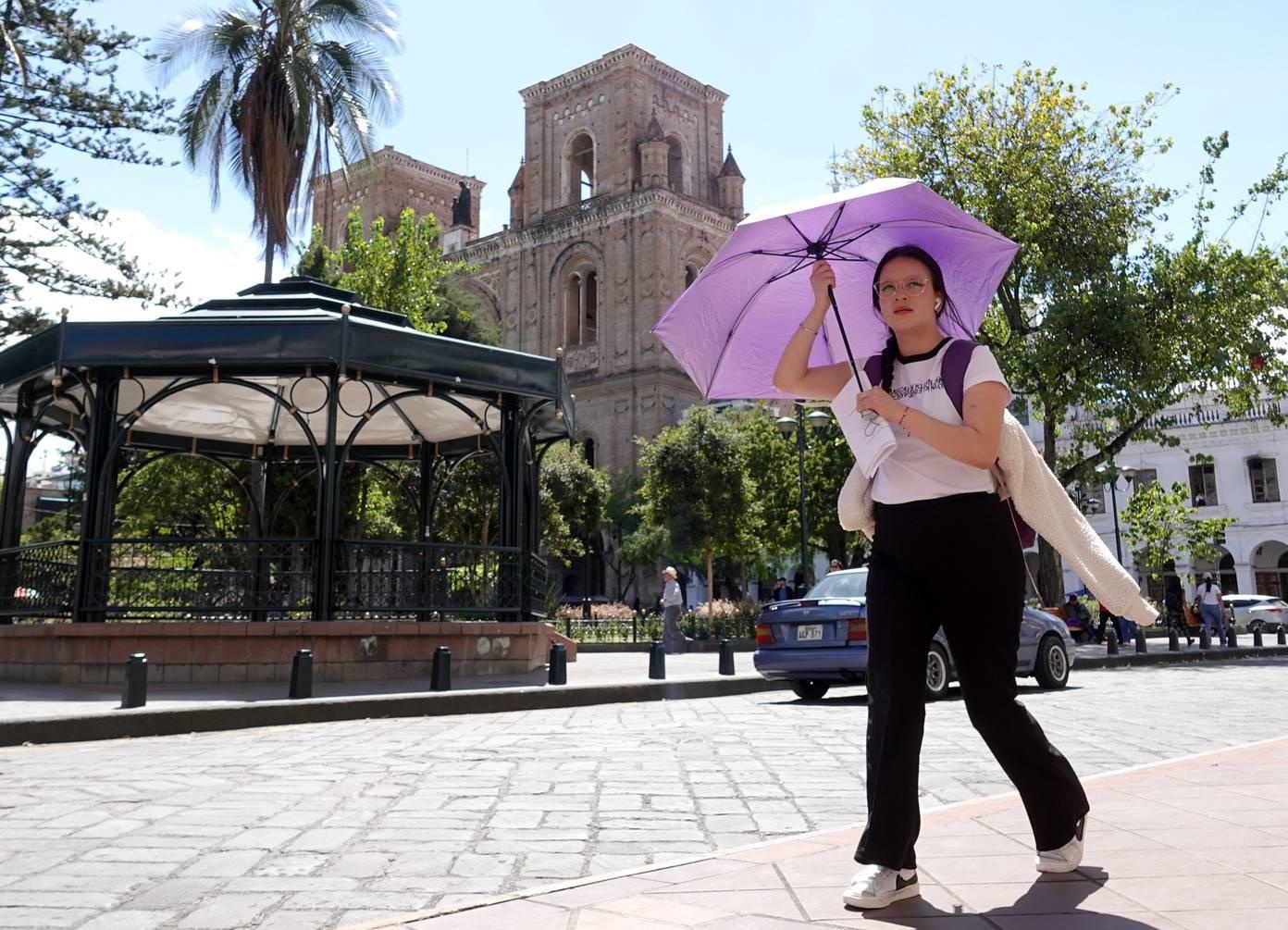 Ola de calor se siente en Cuenca, provincia de Azuay. Foto: API/Archivo
