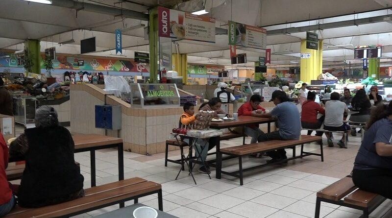Imagen referencial de la venta de alimentos en uno de los mercados de la capital. (Quito Informa)