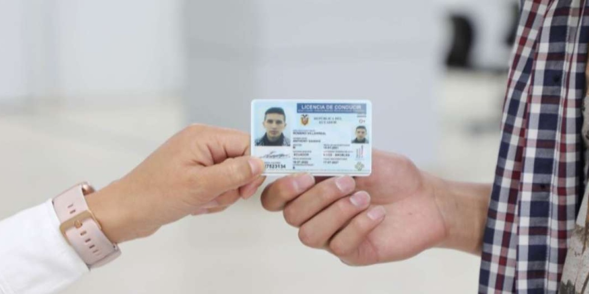 Imagen referencial. Licencia de conducir. (RRSS)