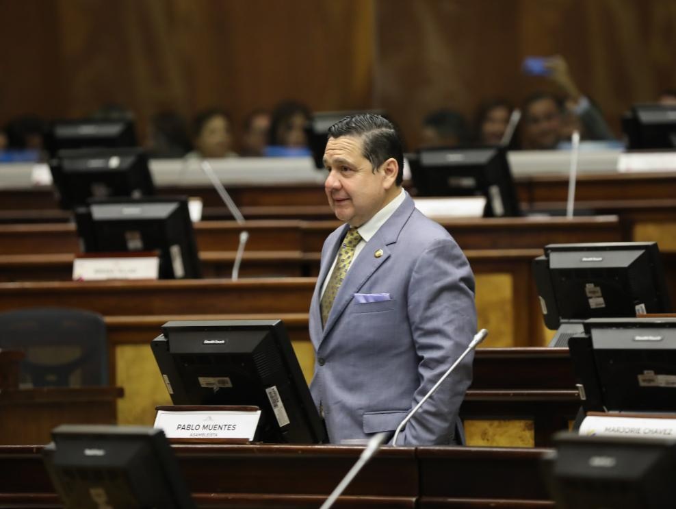 Pablo Muentes en su curul en la Asamblea Nacional en 2023. (Flickr Asamblea)