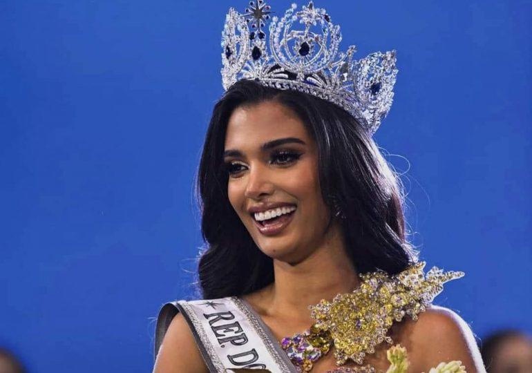 Fotografía del certamen de Miss República Dominicana 2024, con Celinee Santos nombrándose como su ganadora. (RRSS)