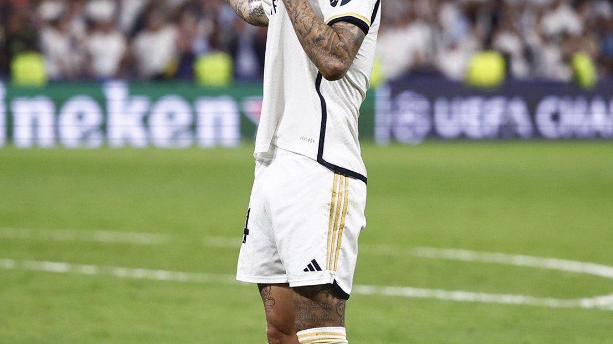 El delantero del Real Madrid, Joselu, celebra uno de sus dos goles anotados al Bayern Múnich en la semifinal de vuelta de la Champions League (Foto: Real Madrid)