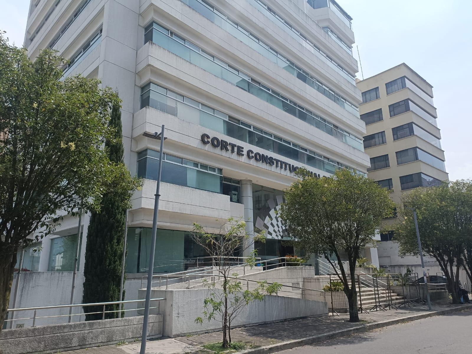 Exteriores de la Corte Constitucional, en el norte de Quito (Ecuavisa)