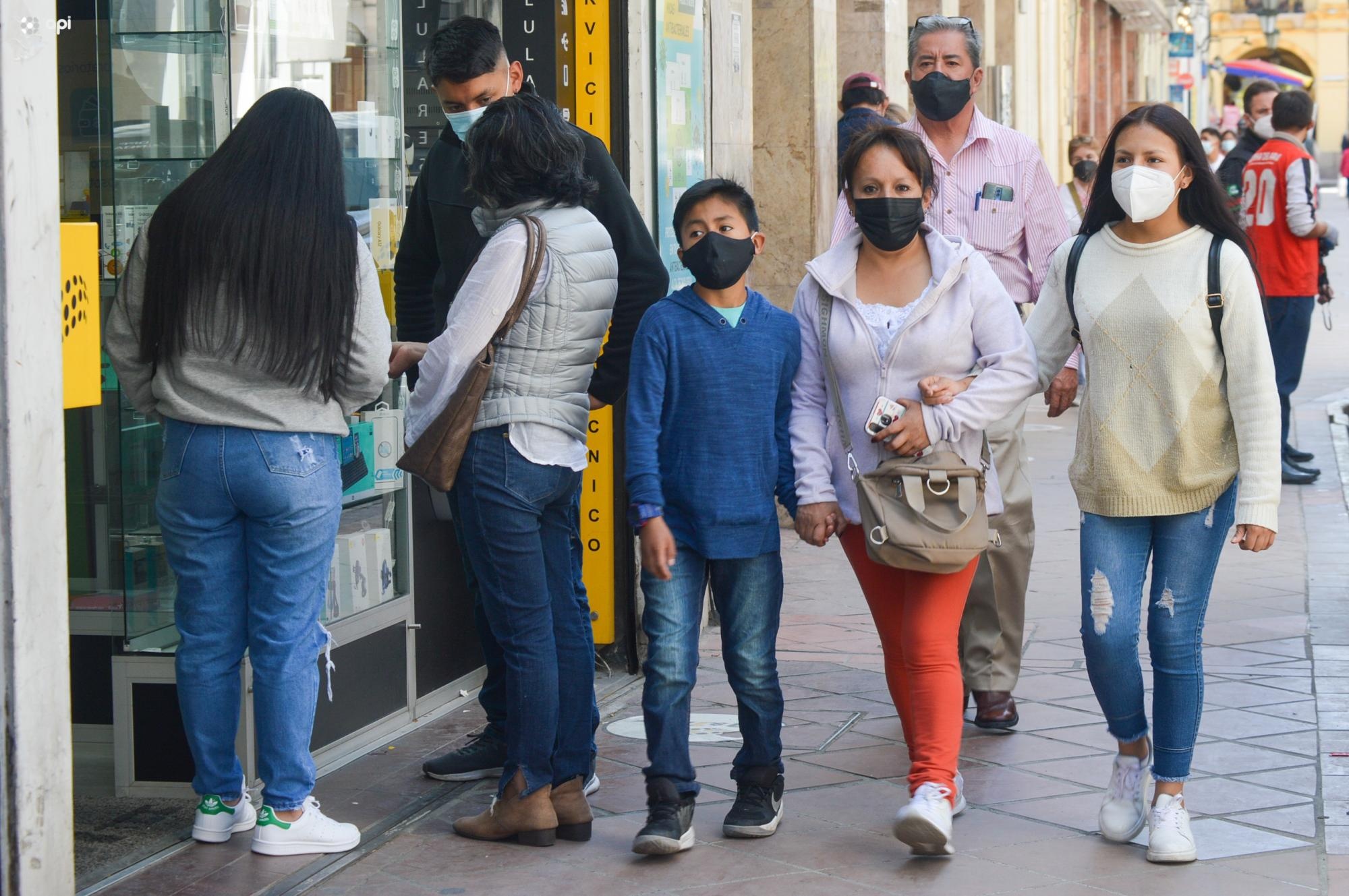 Imagen referencial de una familia.H (API)