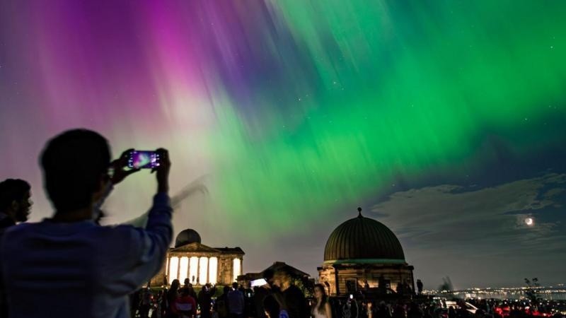 En distintas parte de Europa y de EE.UU. se pudo apreciar la aurora boreal. (GETTY IMAGES)