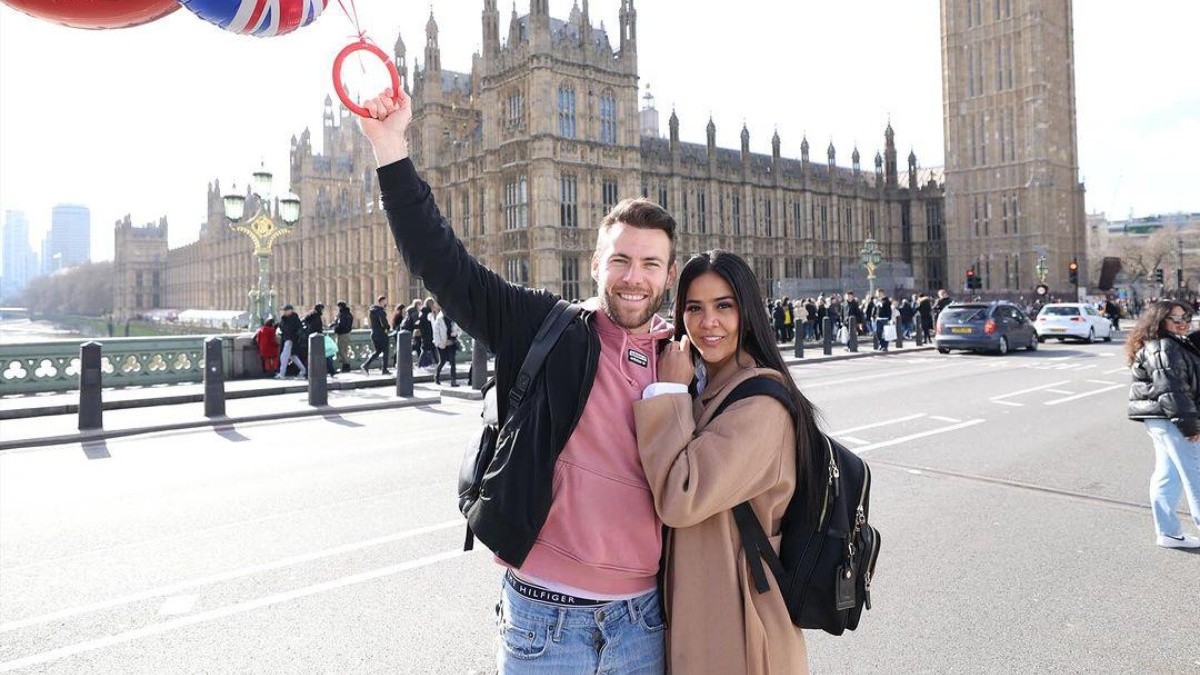 Michela Pincay junto a su pareja Alexis Marle en Inglaterra. (Cuenta de Instagram de @michelapinbu)