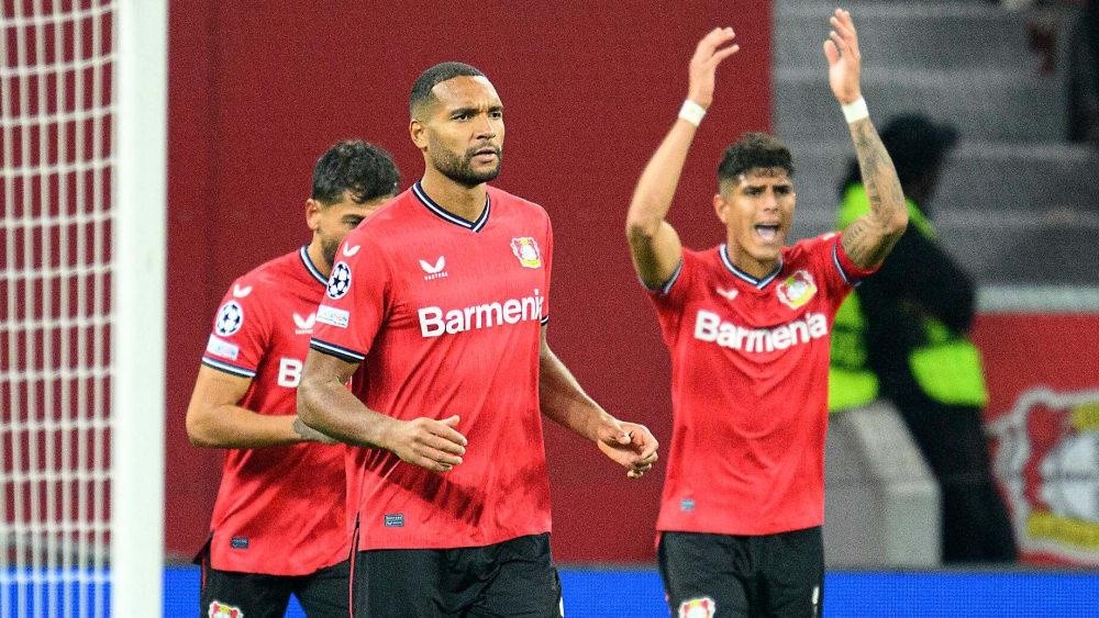 Tah e Hincapié forman parte del bloque defensivo del Bayer Leverkusen. (Bayer Leverkusen)