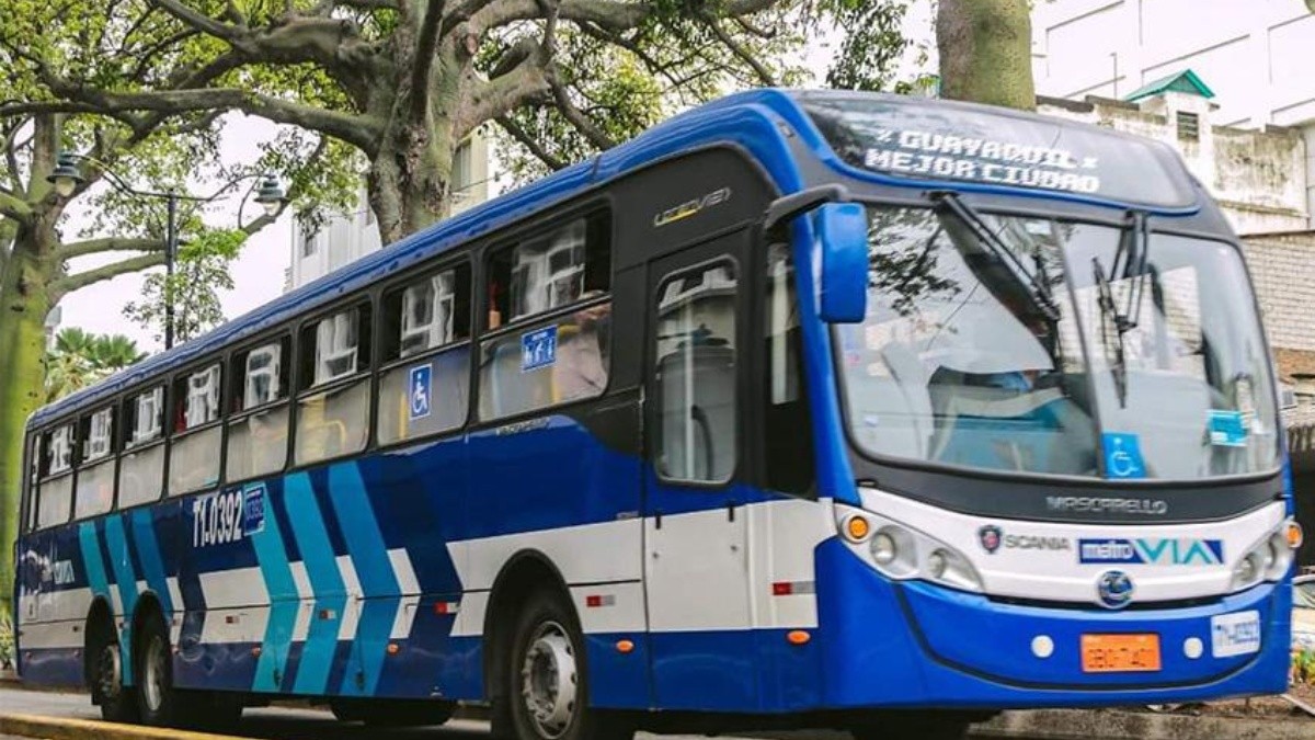 Imagen referencial de una unidad de transporte de la Metrovía. (Alcaldía de Guayaquil)
