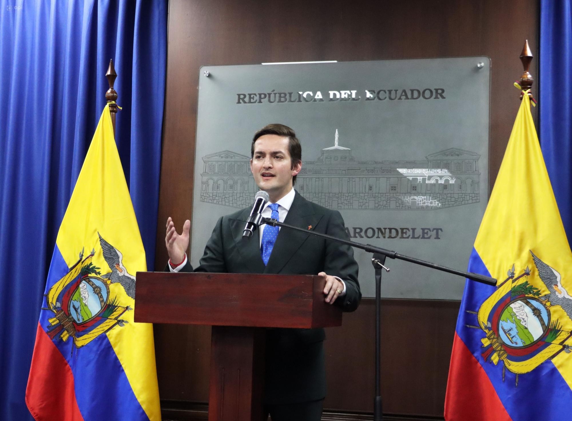 Viceministro de Gobierno, Esteban Torres, durante una rueda de prensa del 20 de mayo. (API)