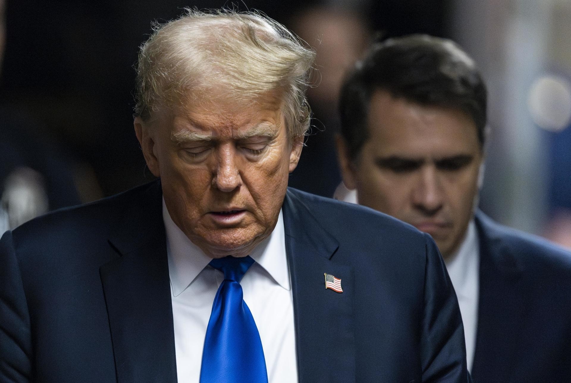 El expresidente estadounidense Donald Trump llega al juzgado mientras el jurado de su juicio penal está programado para continuar las deliberaciones en la Corte Suprema del Estado de Nueva York. (Foto: EFE)