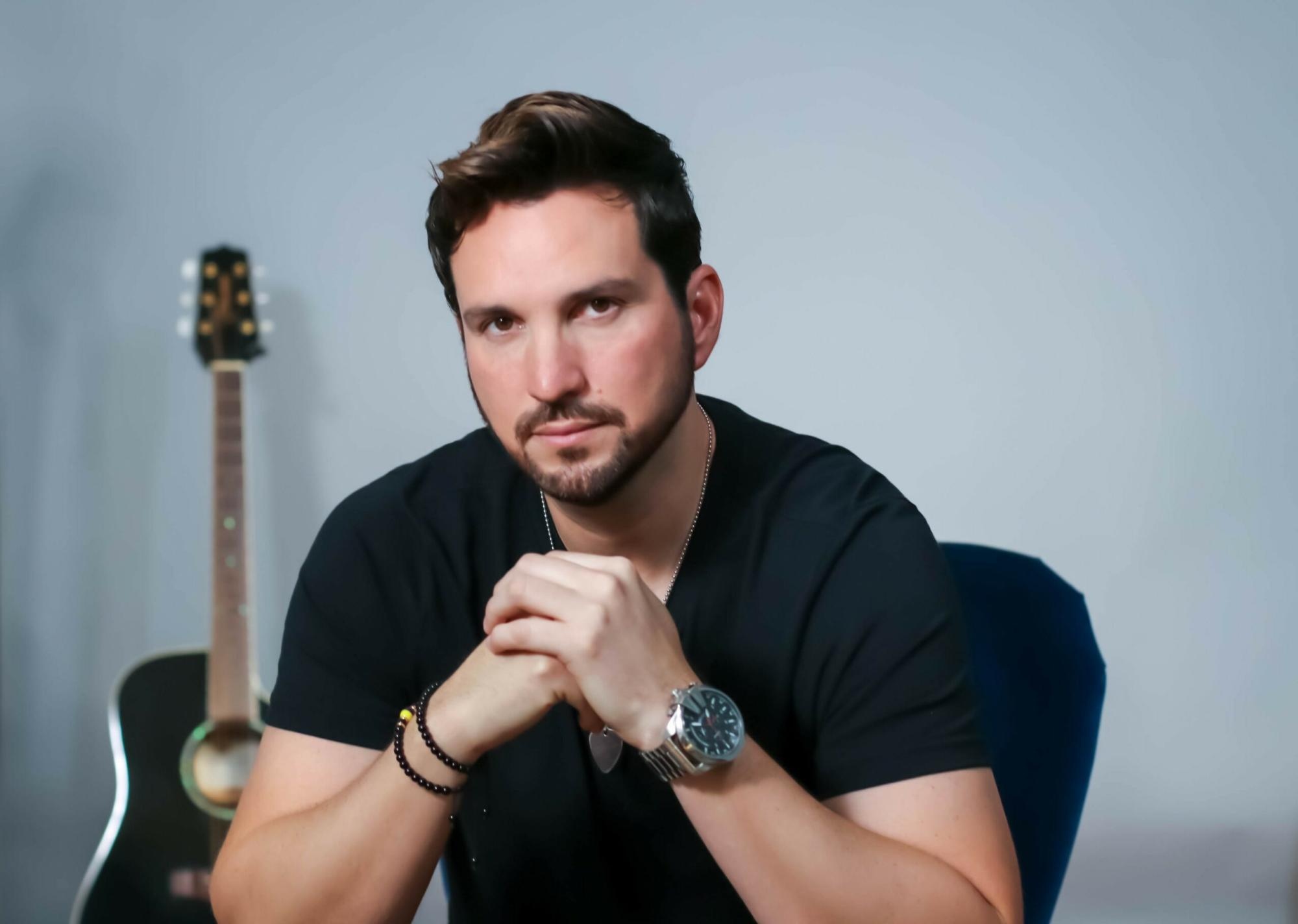 Imagen de archivo de Danilo Parra, artista de origen ecuatoriano. (RRSS)