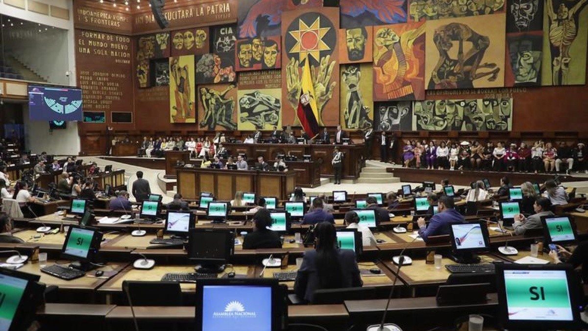 Asambleístas exhortan al Presidente que declare en emergencia la Amazonía ecuatoriana. (Asamblea)