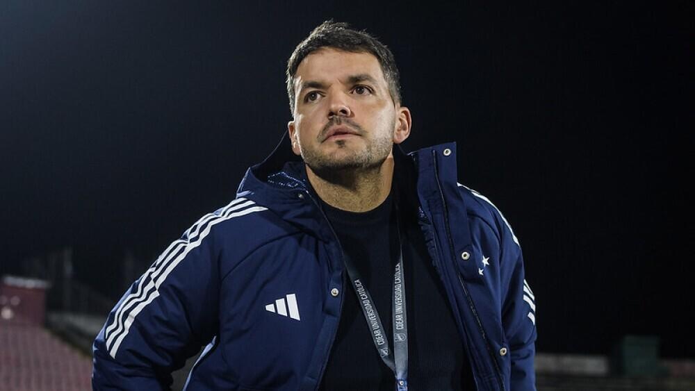 Nicolás Larcamón dirigiendo a Cruzeiro. (Archivo)