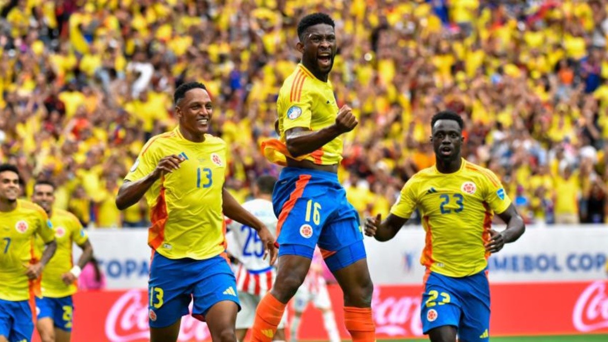 Jugadores colombianos celebrando el triunfo sobre Paraguay. (Copa América)