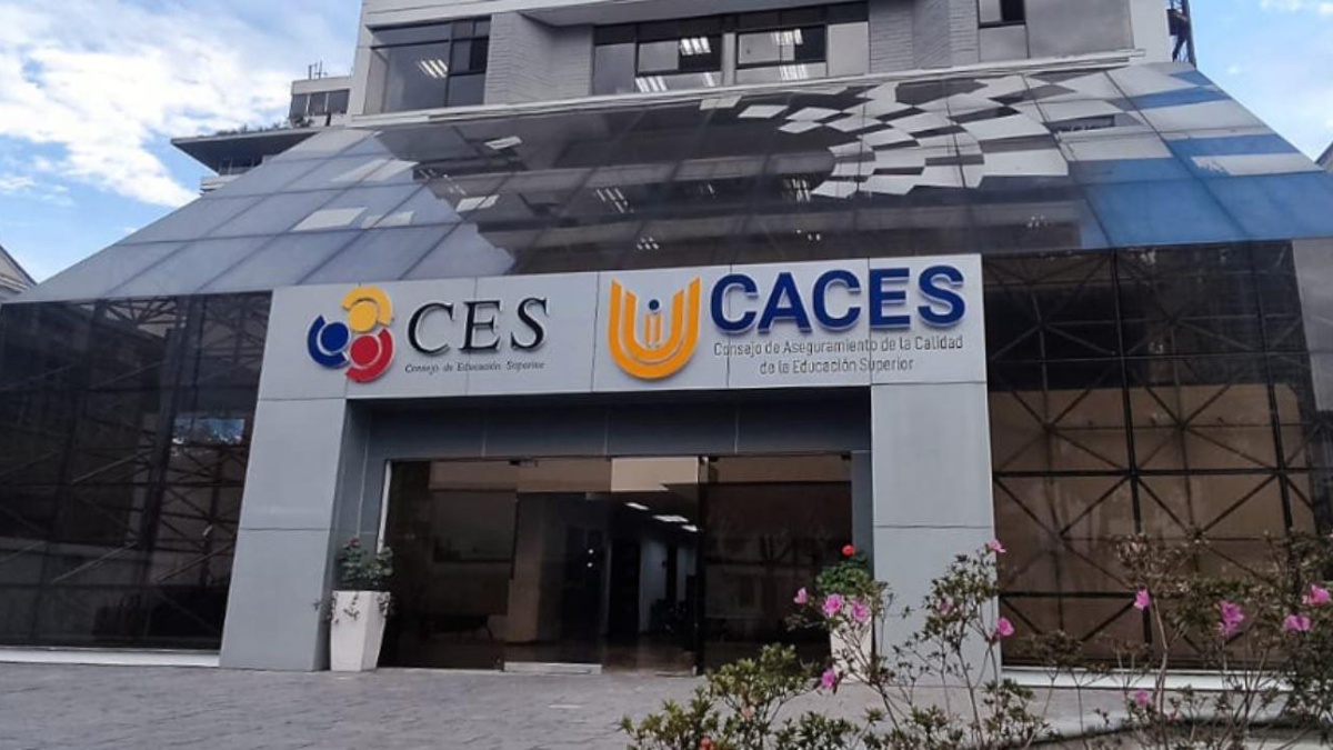 Edificio del CES en el norte de Quito. (Caces)