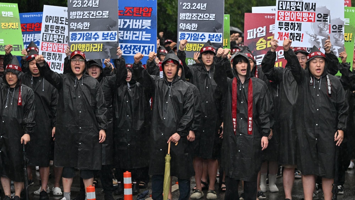 Imagen de archivo de manifestaciones en las instalaciones de Samsung en Corea del Sur. (JUNG YEON-JE / AFP)