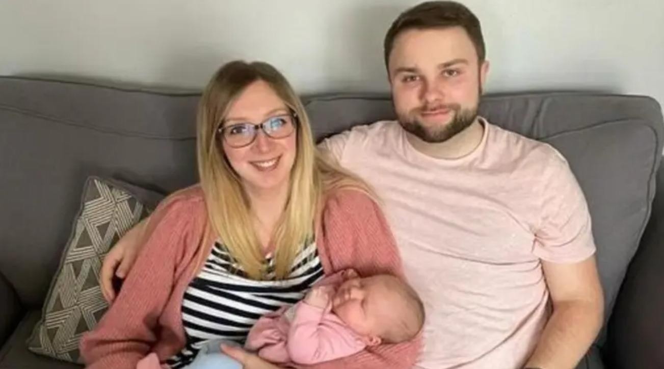 Lucie Trew y Chris Frost con su hija Elodie.