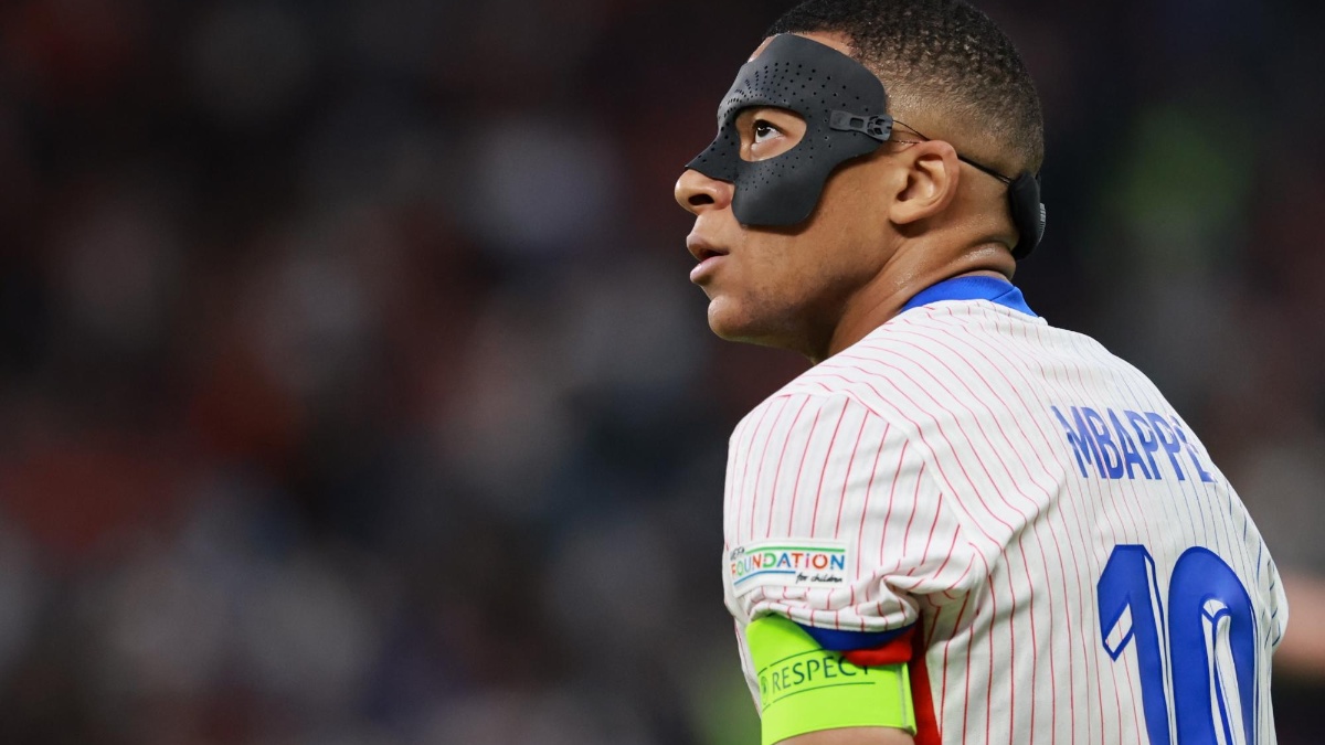 Kylian Mbappé disputa la semifinal contra España. (EFE)