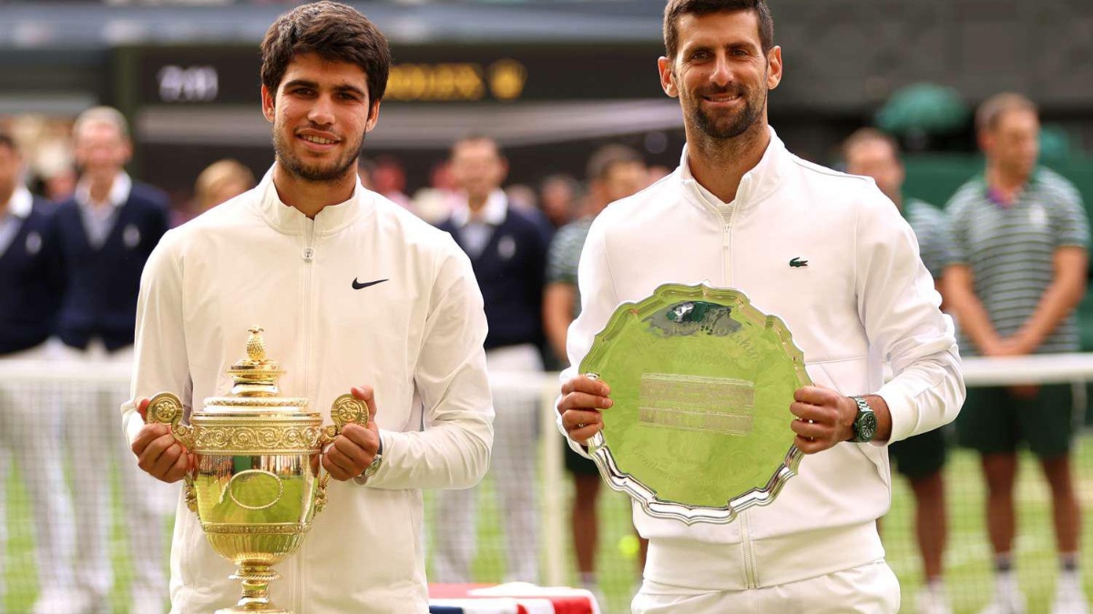Carlos Alcaraz y Novak Djokovic en la final de Wimbledon 2023 (Foto: Internet)